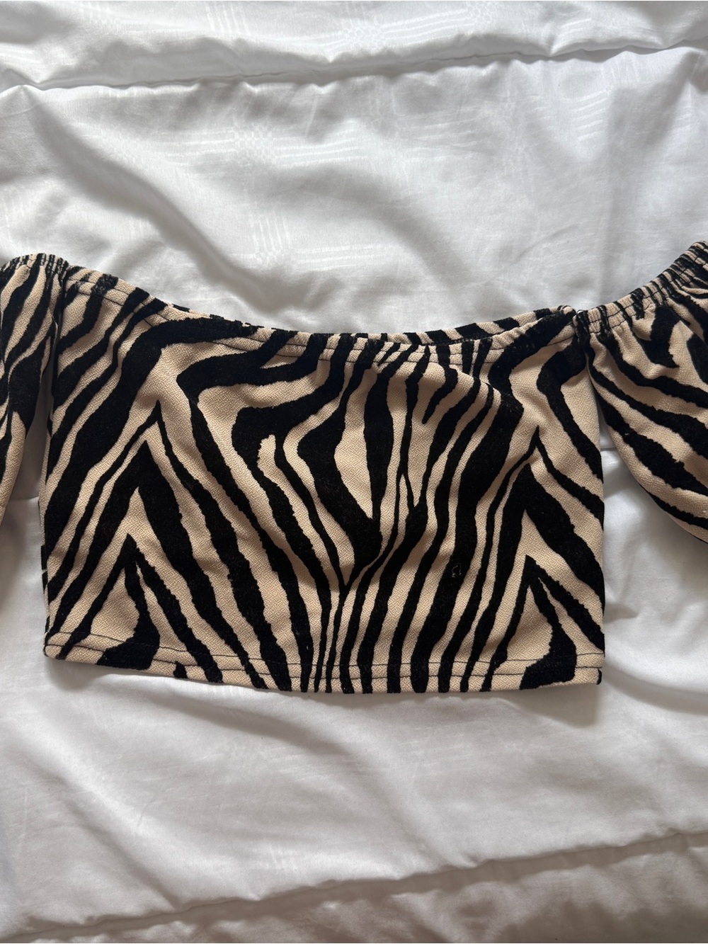 PrettyLittleThing Zebra Print Off-Shoulder Crop Top - Black & Cream
